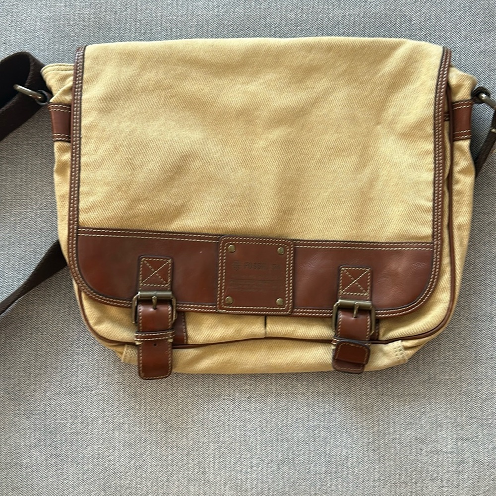 Fossil messenger bag